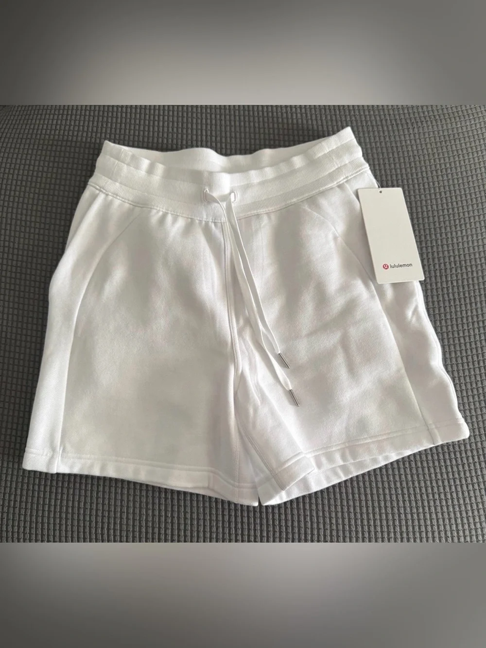 NWT Lululemon Scuba High-Rise Short 5